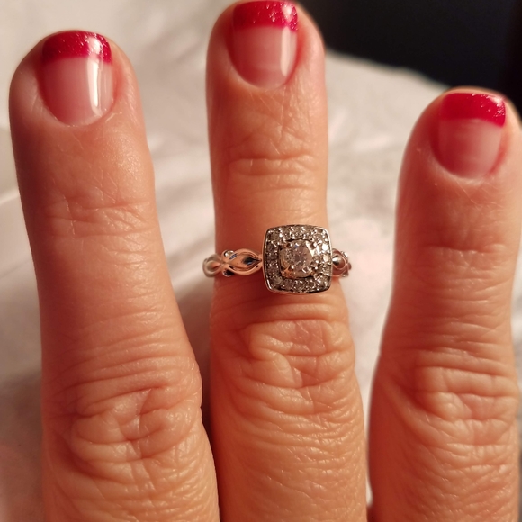 14K White Gold Ring Size 6.5 - Picture 6 of 9